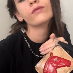 Hängeportemonnaie Rotes Pferd