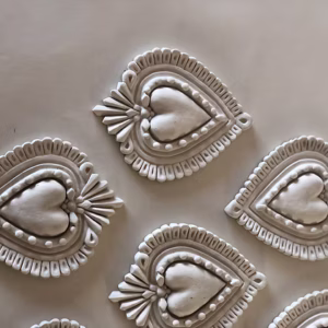 Relief-Fliese Herz Midi